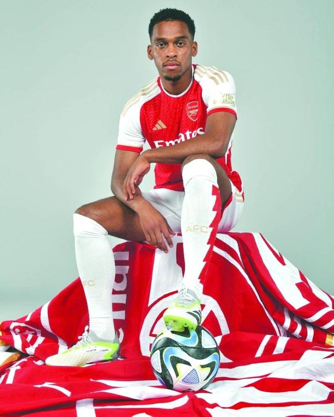 包含阿森纳新援全新亮相，展现实力不俗的词条
