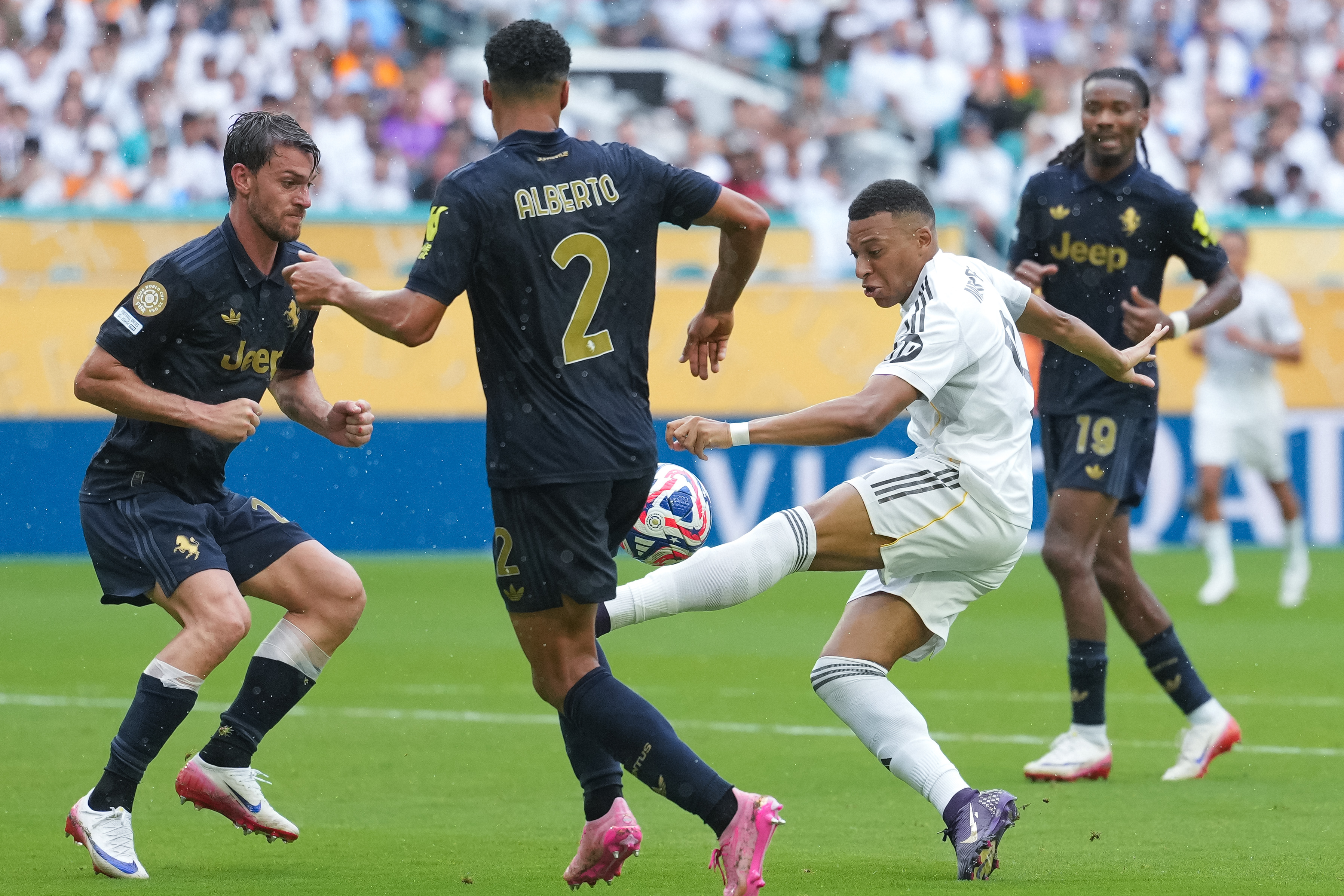 皇家马德里凭借实力晋级欧冠八强