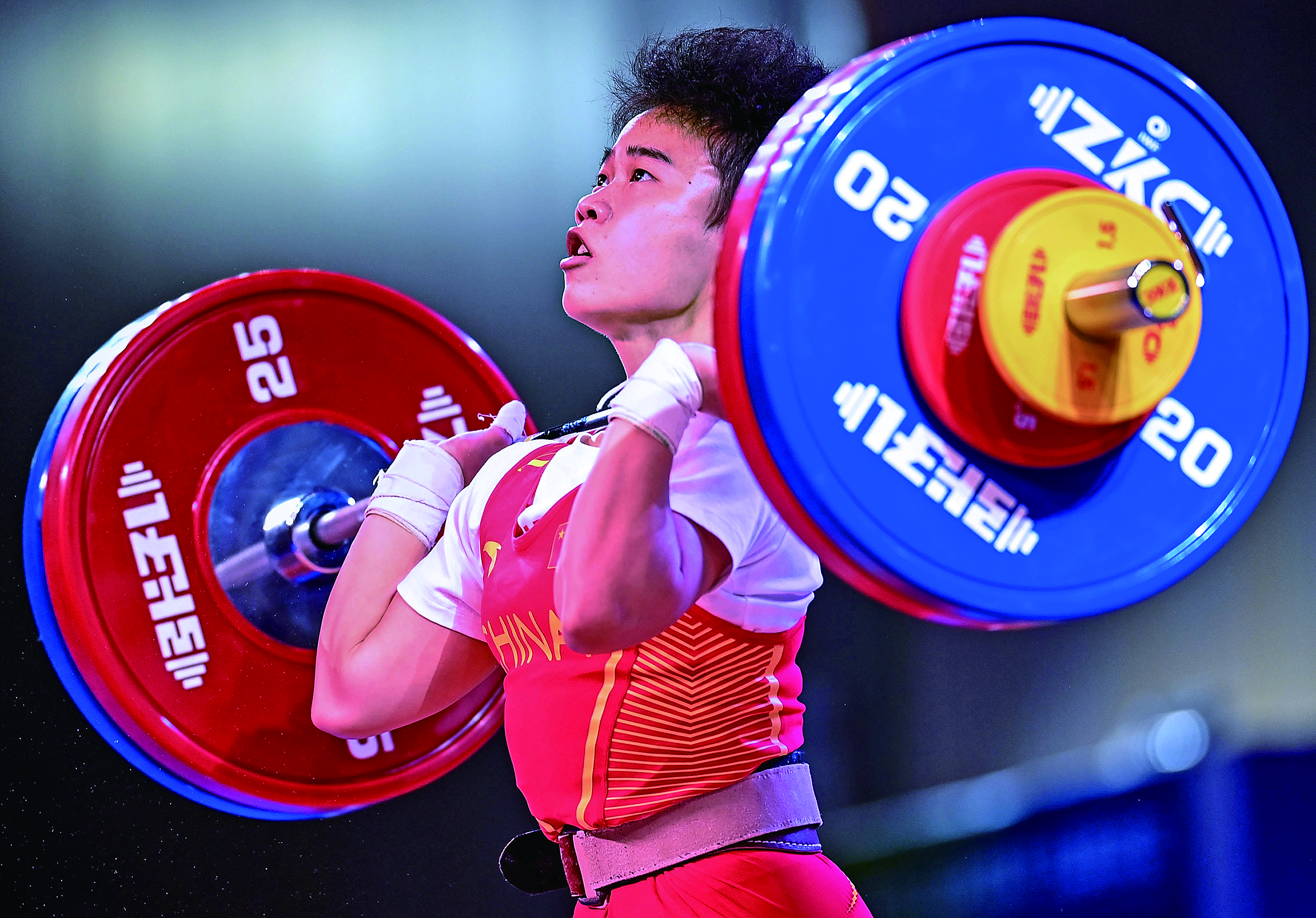 德国举重明星展现实力,实现逆袭 德国举重明星展现实力,实现逆袭