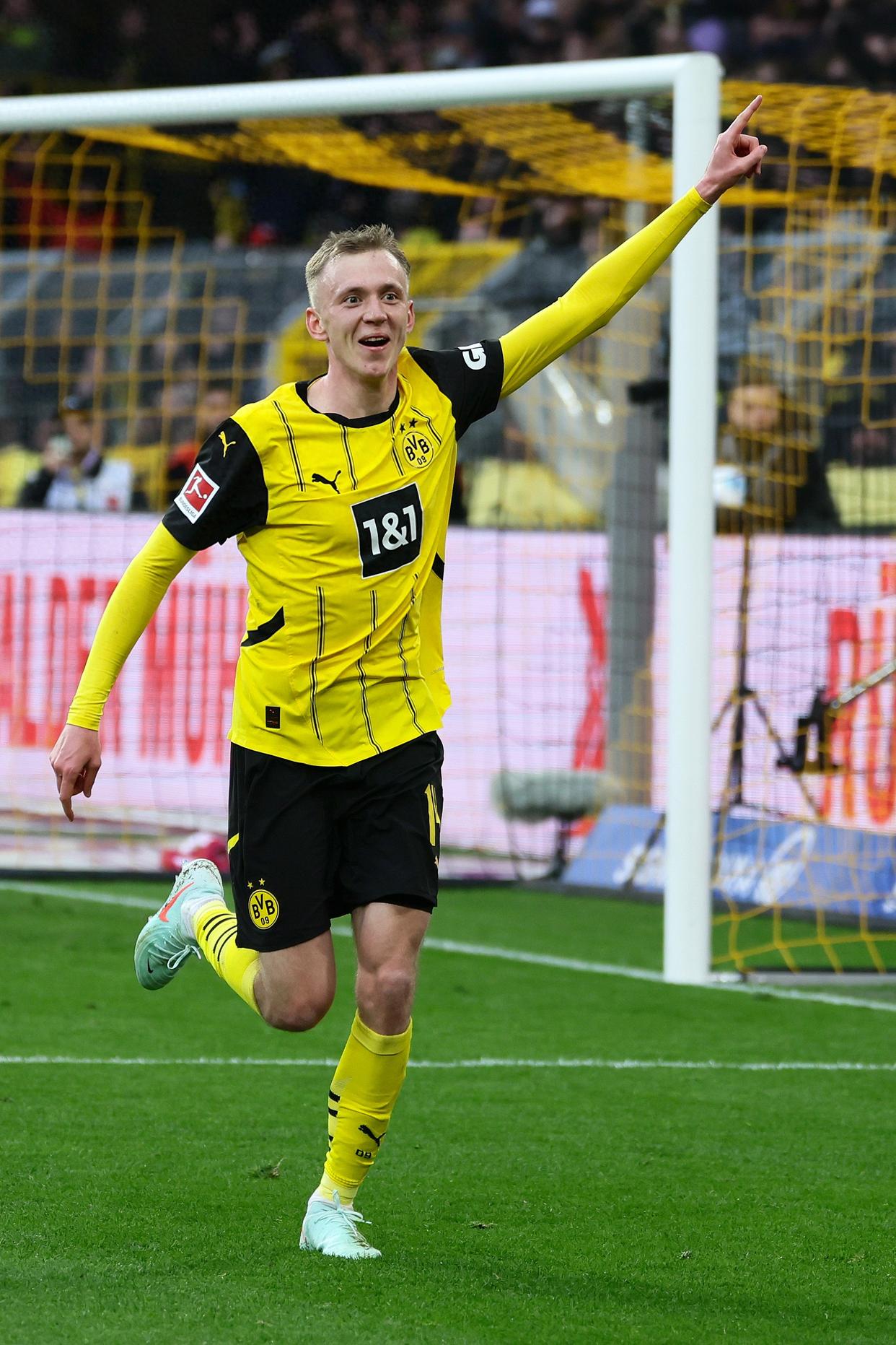 多特蒙德客场大胜,排名直线上升的简单介绍 多特蒙德客场大胜,排名直线上升的简单介绍