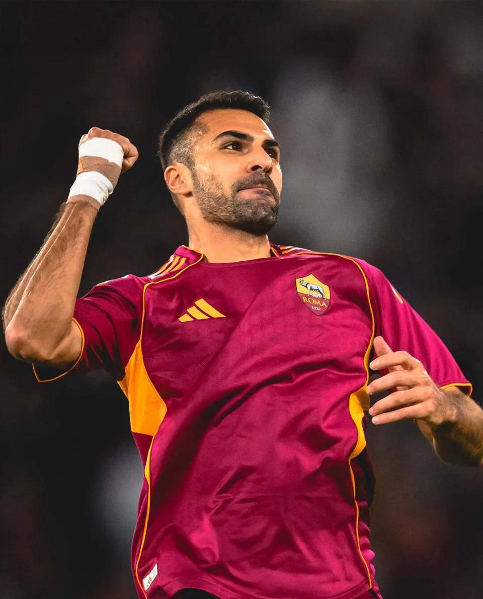 包含那不勒斯后防稳固，战胜对手的词条