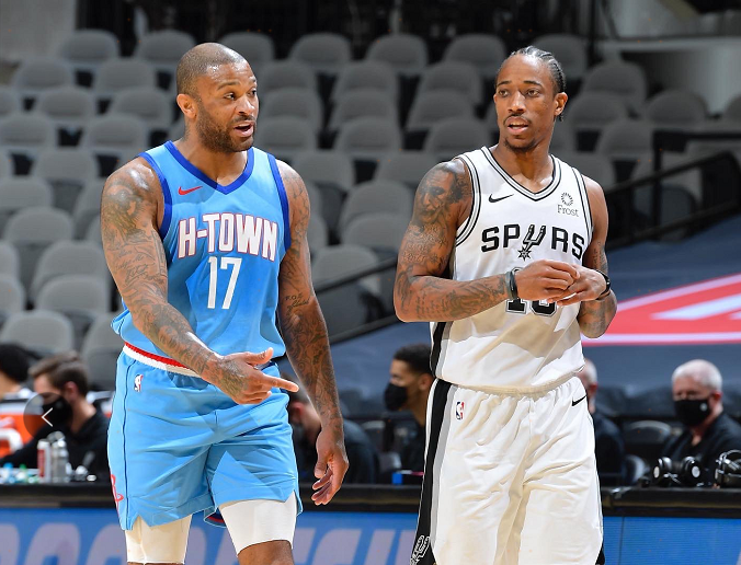 火箭客场绝杀马刺，追平比分