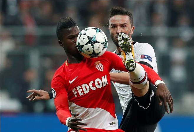 包含伯恩茅斯战胜莱斯特城，斩获胜利的词条