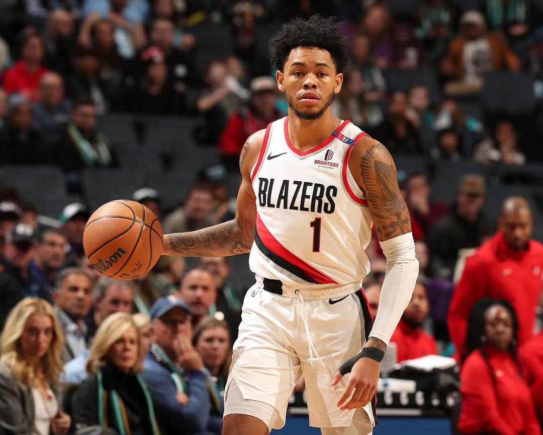 魔术险胜雷霆，西蒙斯惊艳世界