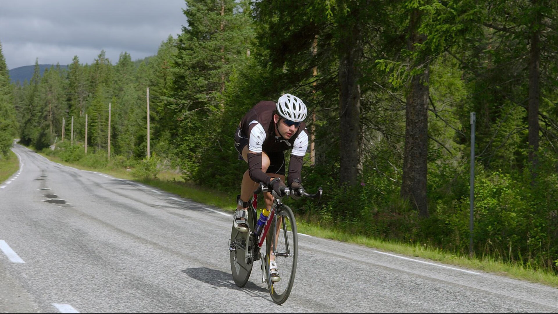 恩佐爆发点燃蓝军,希腊铁卫单节锁死AC米兰—一场定义现代足球的战术博弈