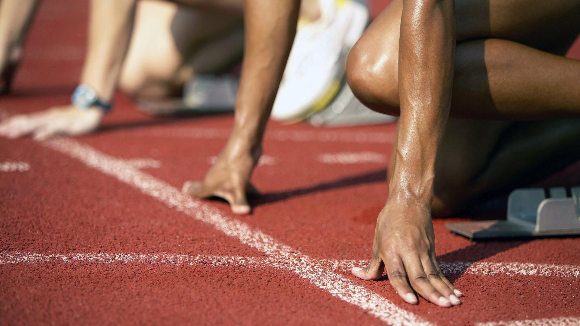 赛道新局，佩雷兹状态火热助迈凯伦力克梅赛德斯，F1格局生变？